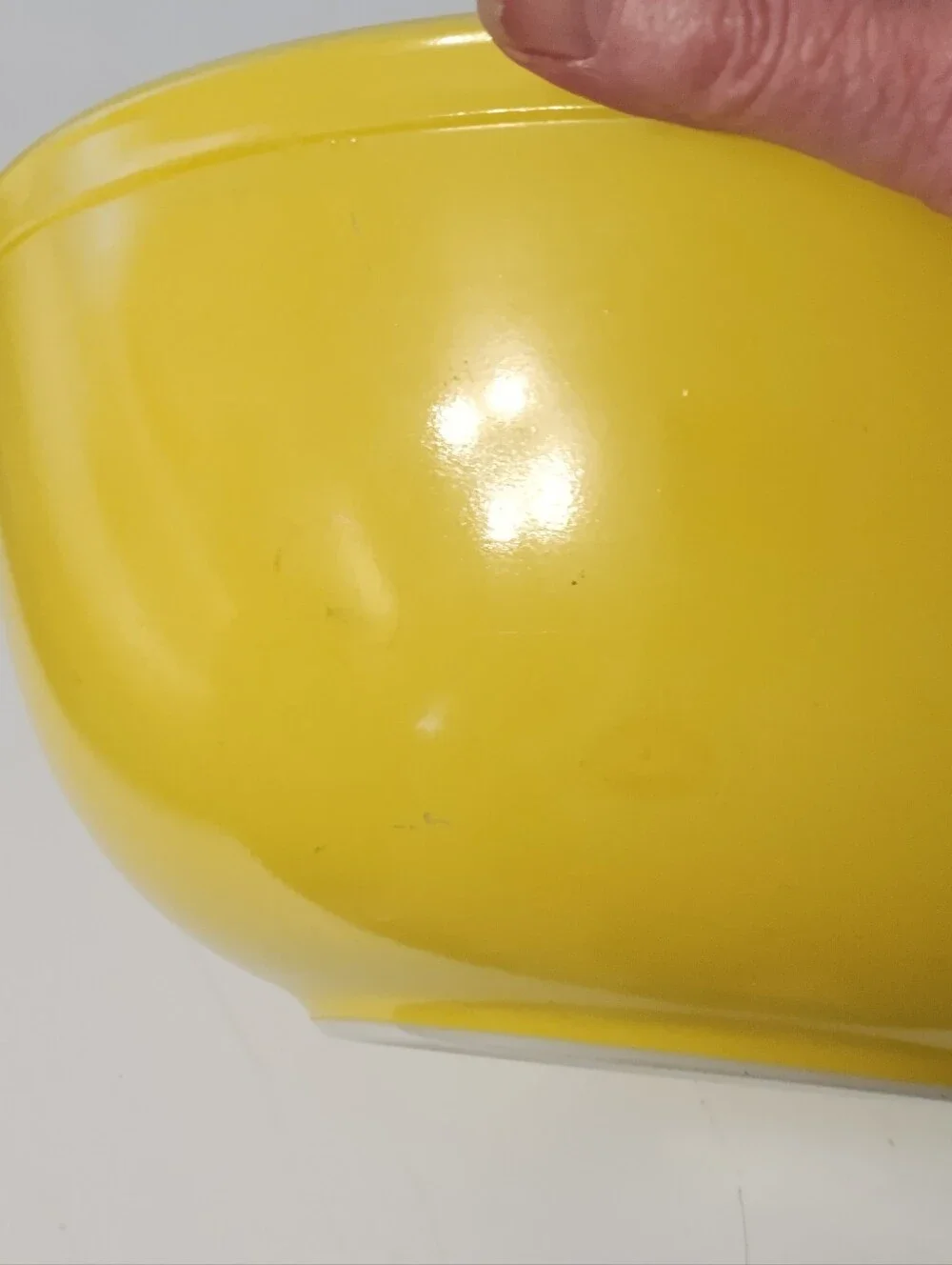 Vintage Pyrex 404 Yellow Mixing Bowl - Classic Ivory Interior